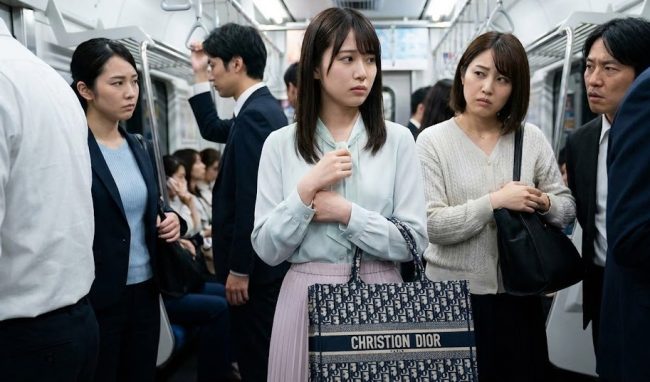 ブランド品を持つ女性への世間の偏見