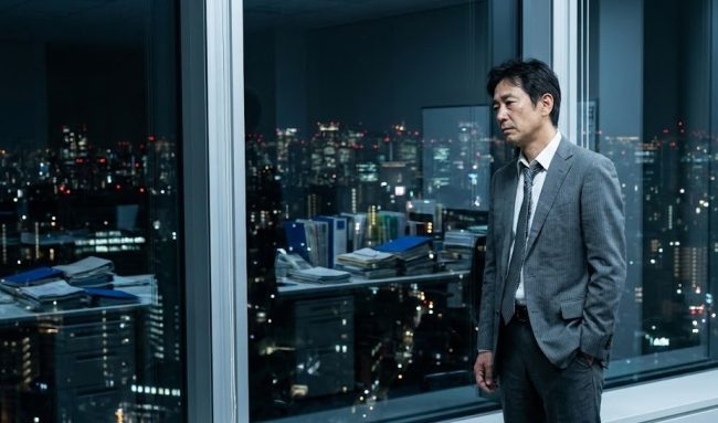 経営者や公務員など特定の職業が参入する社会的背景