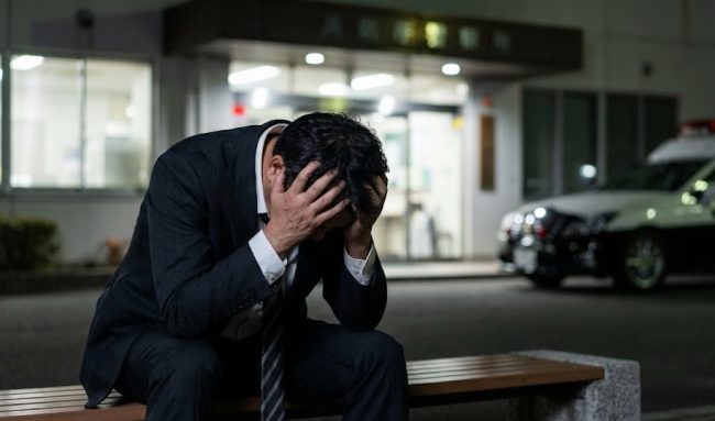 身バレや詐欺被害など活動に潜む深刻なリスクと末路