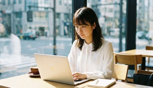 在宅で稼げるWebライターやSNS運用への転身